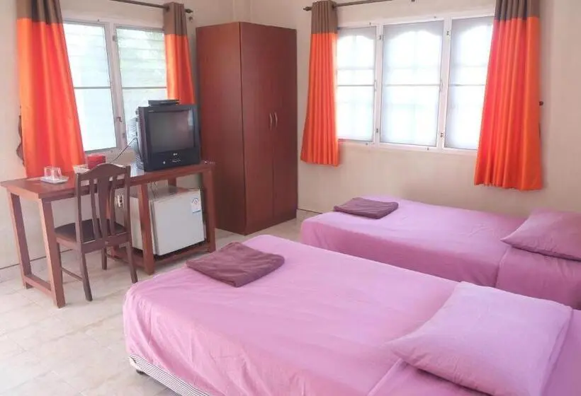 デラックスルーム, Baan Chom Chan Resort