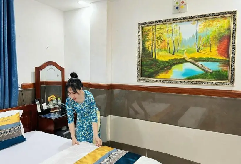 اتاق استاندارد, Gia Hân