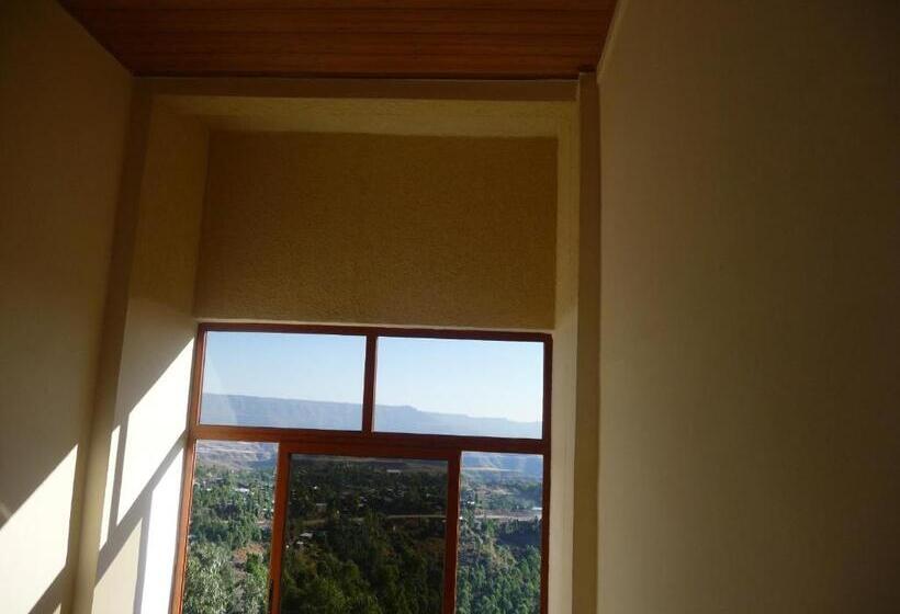 اتاق لوکس سه تخته, Honey Land Hotel Lalibela