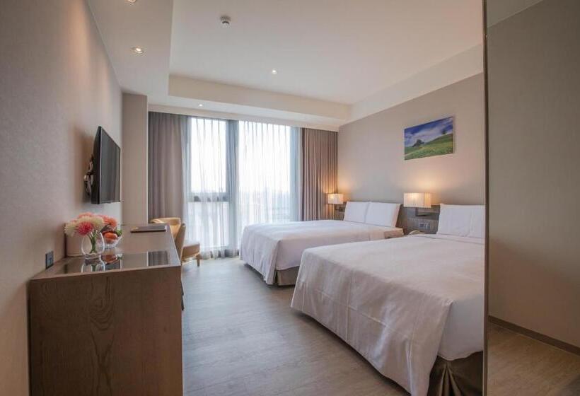 Economy Quadruple Room, Jin Shi Hu