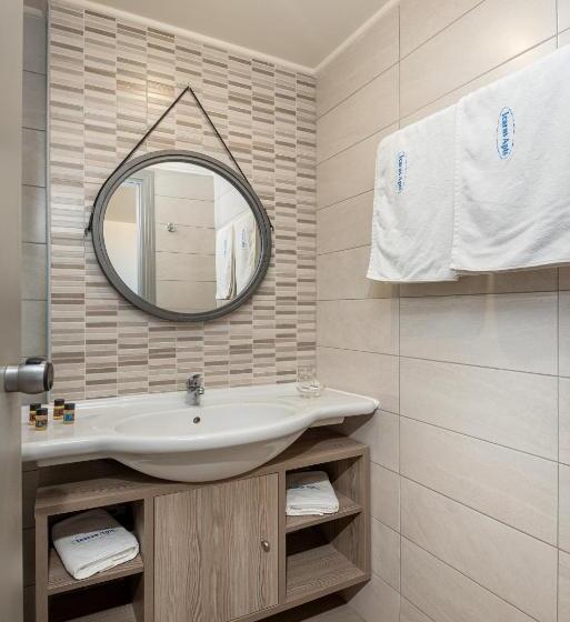 1 Bedroom Apartment with Views, Icarus Apartments