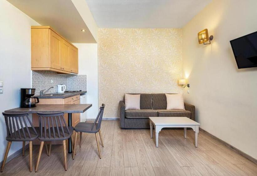 1 Bedroom Apartment Pool View, Icarus Apartments