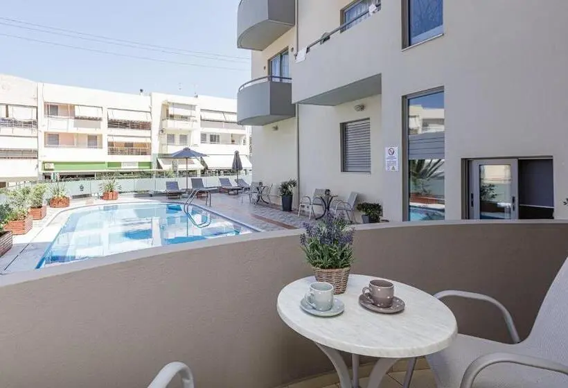 プールの見える１ベッドルームアパートメント, Icarus Apartments