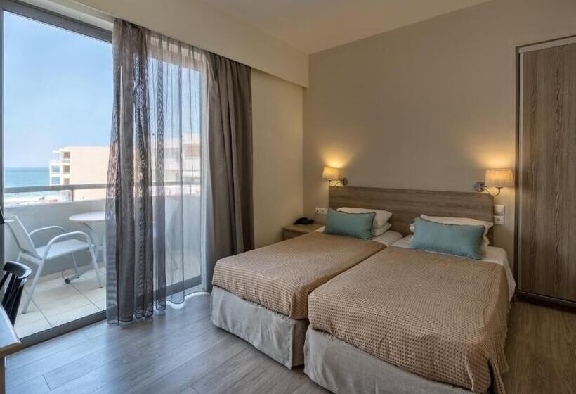 Standard Studio, Icarus Apartments