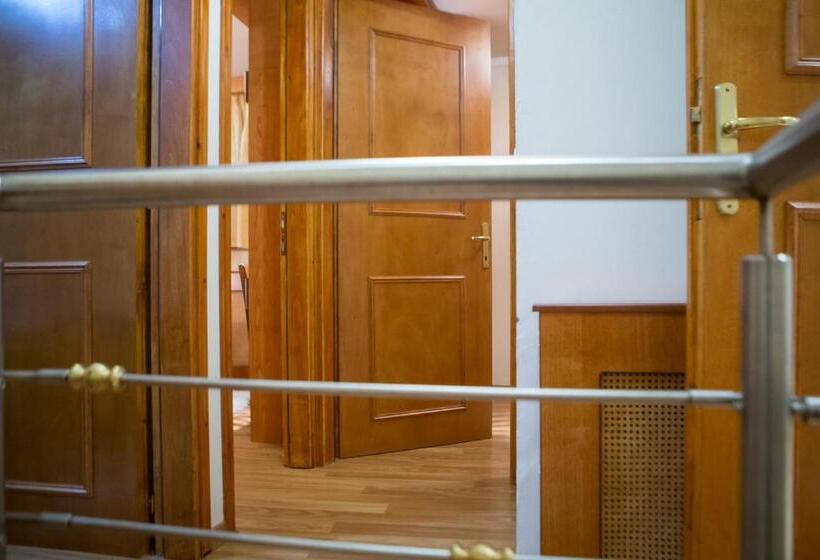 Номер Дюплекс, Exohiko