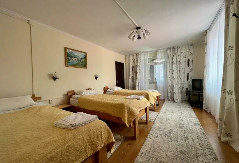 اتاق استاندارد سه نفره, Guesthouse Alakol