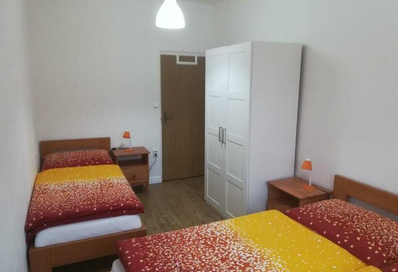 חדר סטנדרט, Lipanka