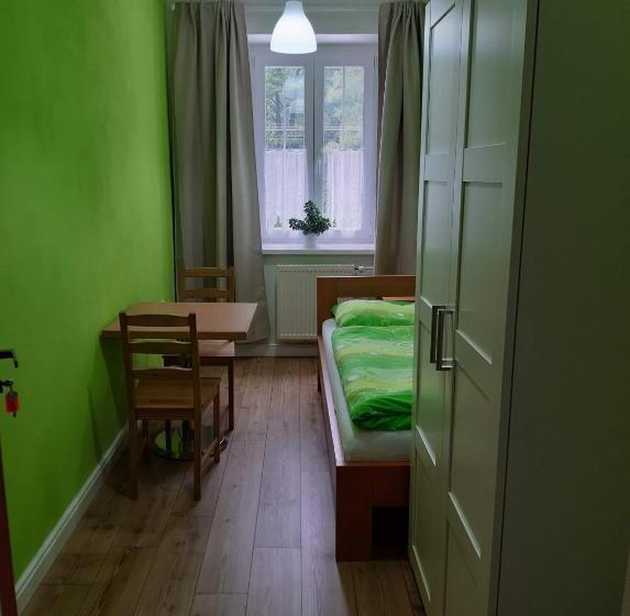 חדר סטנדרט יחיד, Lipanka