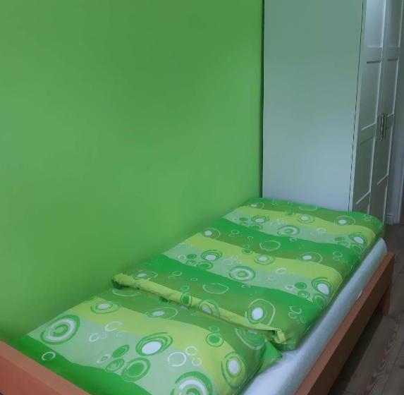 חדר סטנדרט יחיד, Lipanka