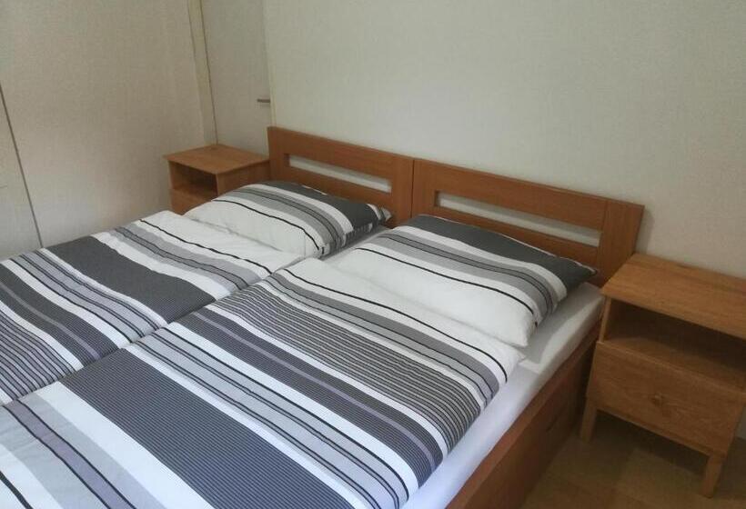 חדר סטנדרט, Lipanka