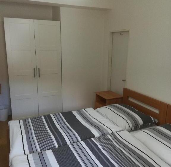 חדר סטנדרט, Lipanka