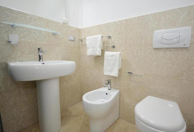 Standard Szoba King Size Bed, Da Rocco B&b