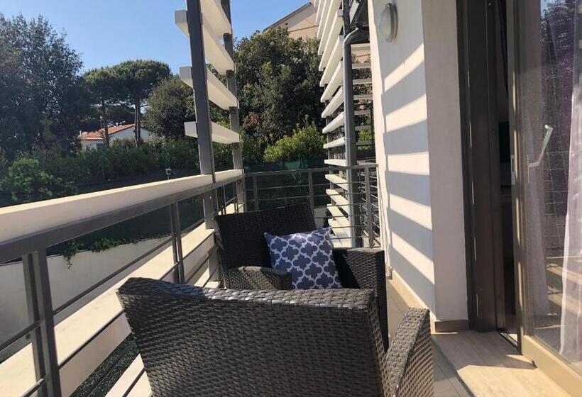 バルコニー付き１ベッドルームアパートメント, Pisa Beach Park