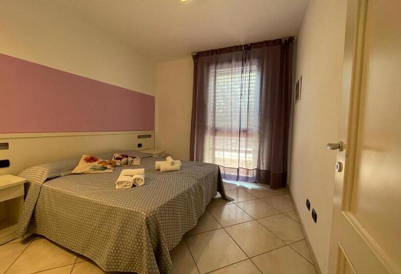 バルコニー付き１ベッドルームアパートメント, Pisa Beach Park