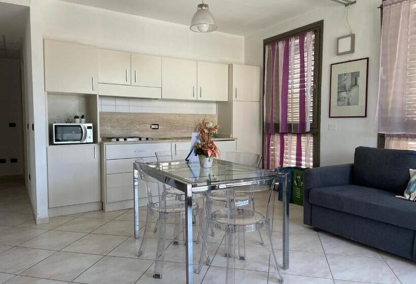 バルコニー付き１ベッドルームアパートメント, Pisa Beach Park