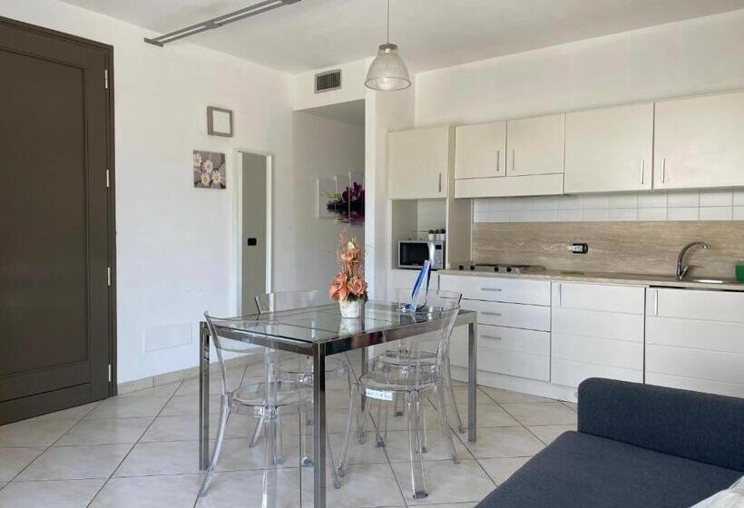 １階の１ベッドルームアパートメント, Pisa Beach Park