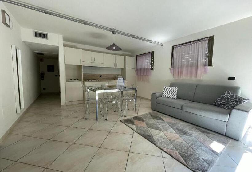 １階の１ベッドルームアパートメント, Pisa Beach Park