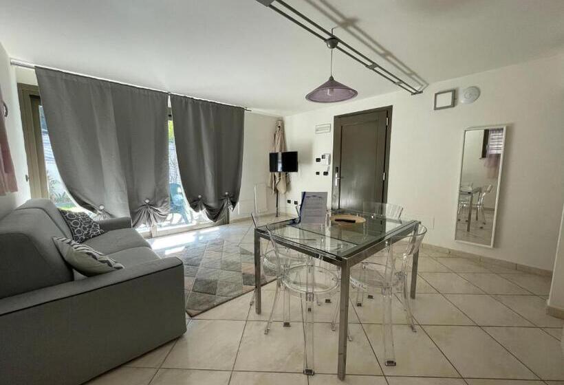 １階の１ベッドルームアパートメント, Pisa Beach Park