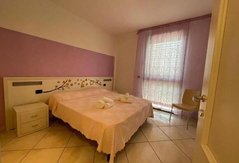 バルコニー付き１ベッドルームアパートメント, Pisa Beach Park