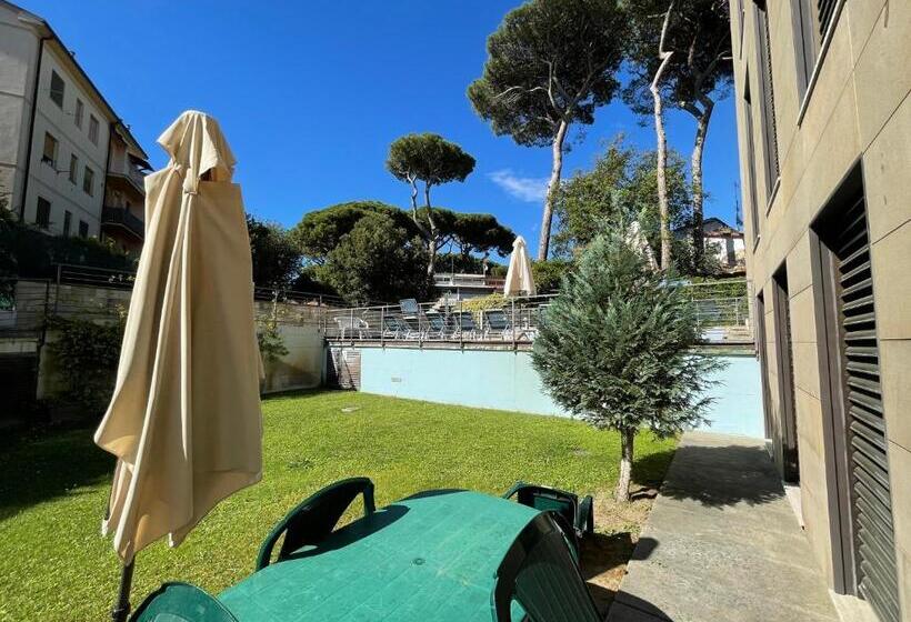 庭の見える１ベッドルームアパートメント, Pisa Beach Park