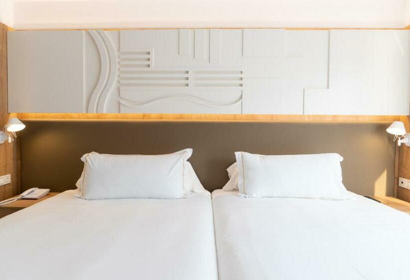 غرفة قياسية, Senator Cala Millor