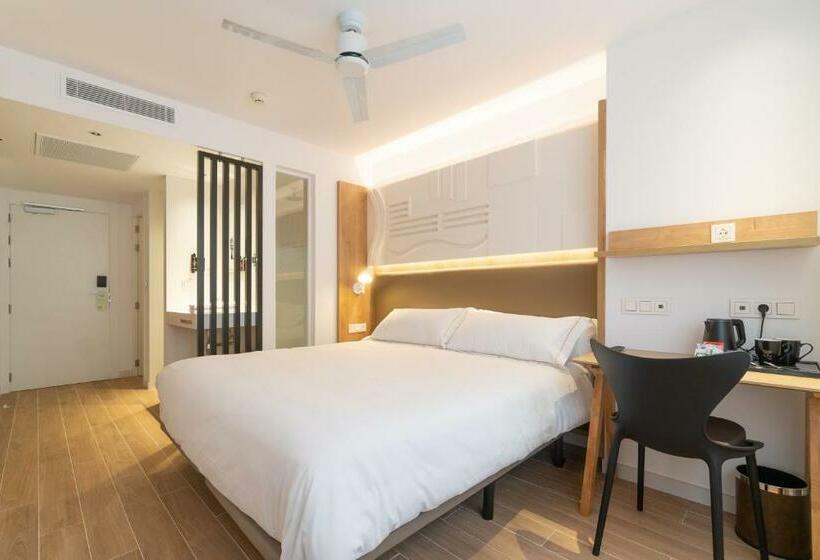 غرفة قياسية, Senator Cala Millor