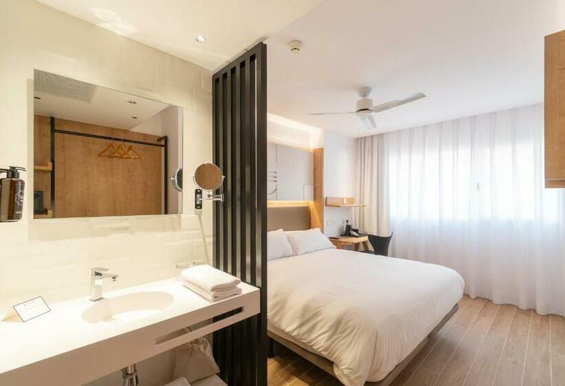 غرفة قياسية, Senator Cala Millor