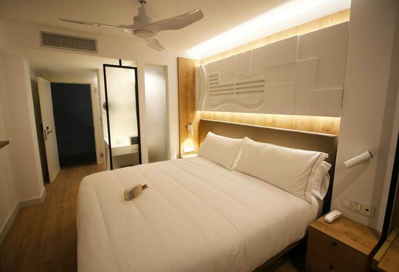 غرفة قياسية, Senator Cala Millor