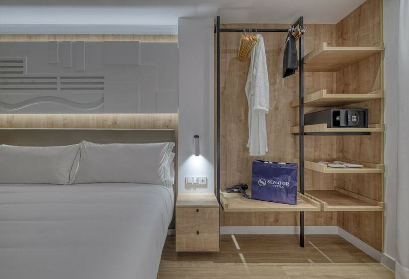 غرفة قياسية مزوَّدة بتراس, Senator Cala Millor