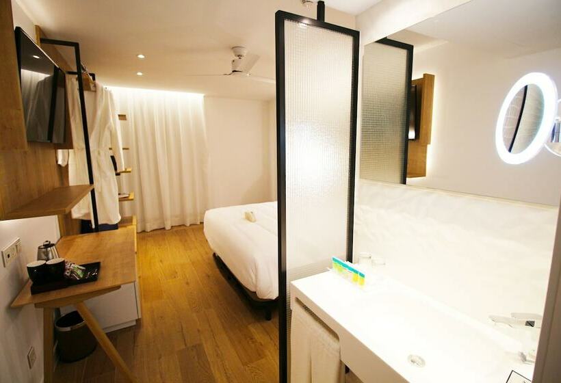 غرفة قياسية مزوَّدة بتراس, Senator Cala Millor