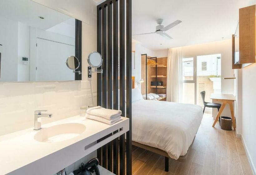 جناح, Senator Cala Millor