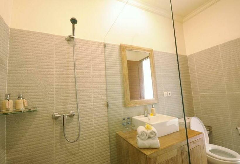 חדר סופריור, Jegeg Mas