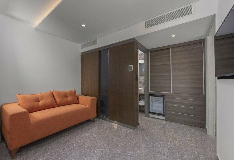 غرفة ديلوكس ثلاثية, Lalibay Resort & Spa   Adults Only