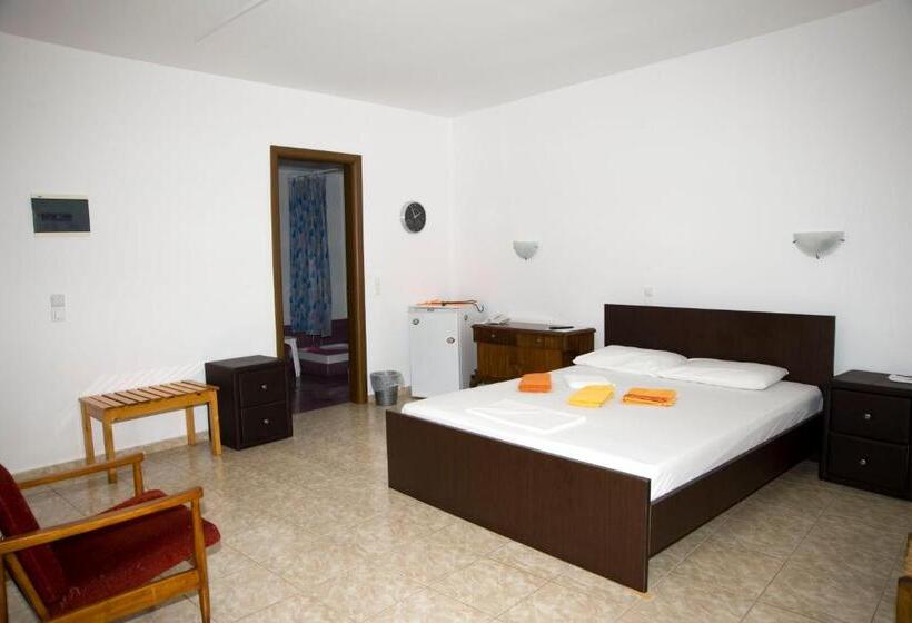 اتاق لوکس با بالکن, Pyrgos Sofokleous