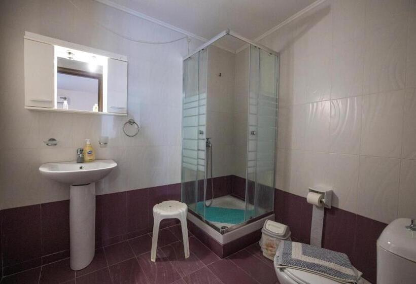 اتاق لوکس با بالکن, Pyrgos Sofokleous