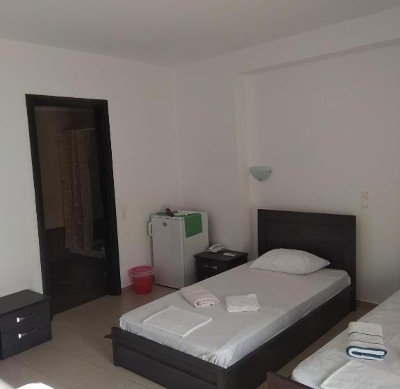 اتاق استاندارد با بالکن, Pyrgos Sofokleous