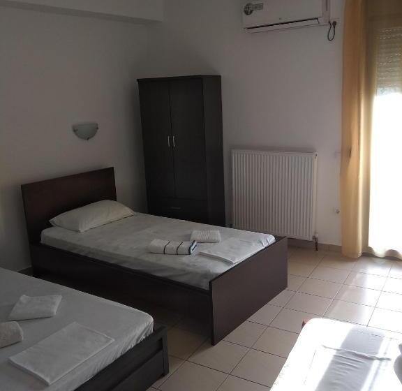 اتاق استاندارد با بالکن, Pyrgos Sofokleous