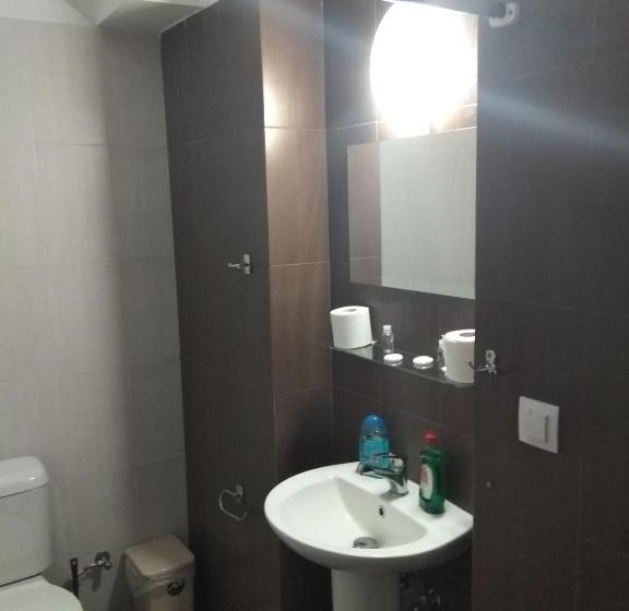 اتاق اکونومی یک تخته, Pyrgos Sofokleous