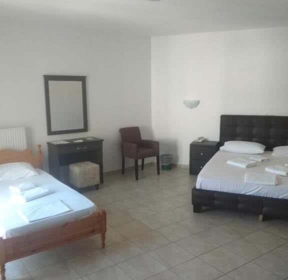 اتاق سه نفره دلوکس با چشمانداز دریا, Pyrgos Sofokleous