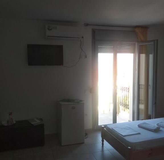 اتاق سه نفره دلوکس با چشمانداز دریا, Pyrgos Sofokleous