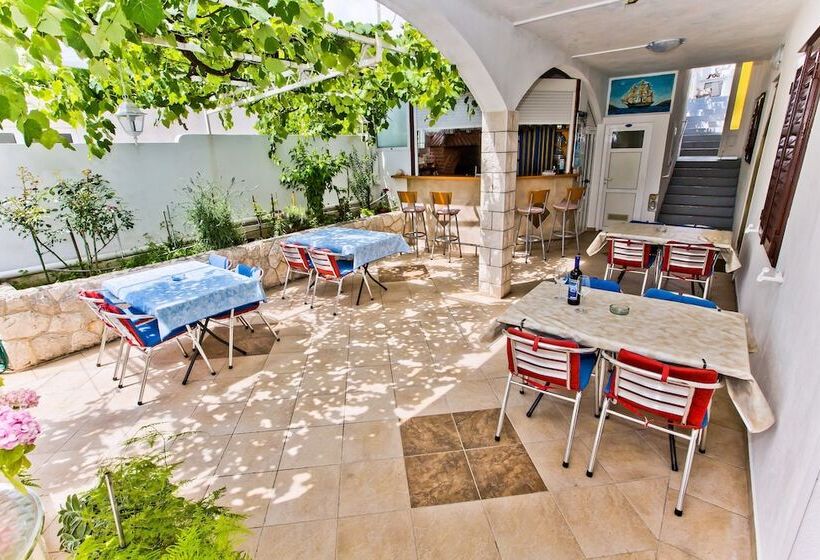 2 베드룸 컴포트 아파트, Apartments Balic