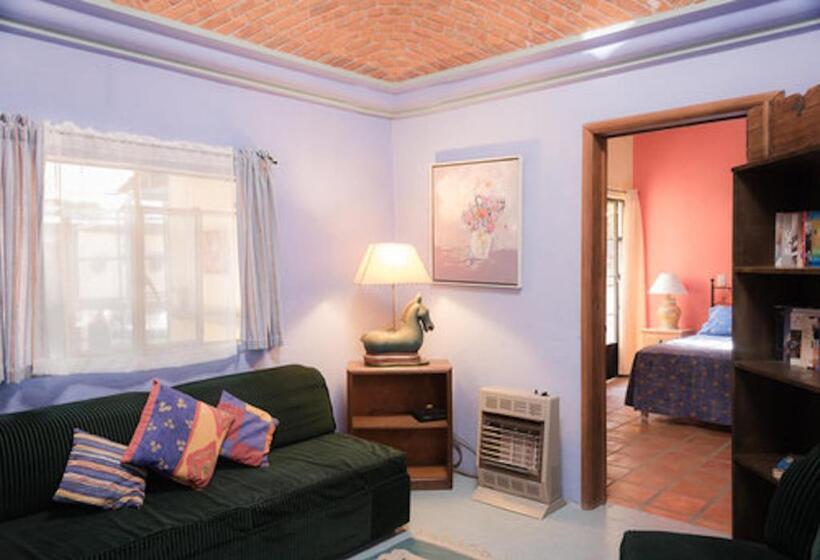 اتاق لوکس سه تخته, Boutique Hotel Casa Camellia