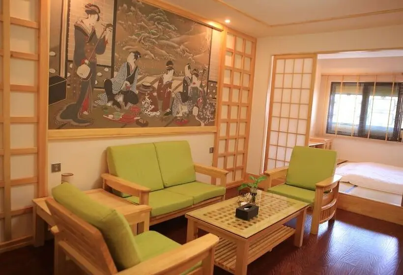 スタンダードルーム, Jinbi Club Boutique