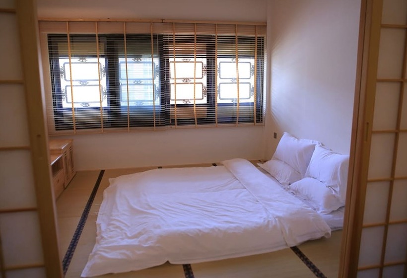 Номер Стандарт, Jinbi Club Boutique