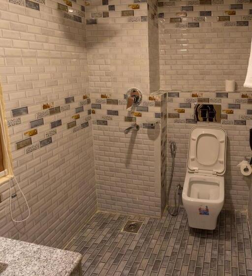 اتاق سوپریور, Yellow Pagoda Pokhara