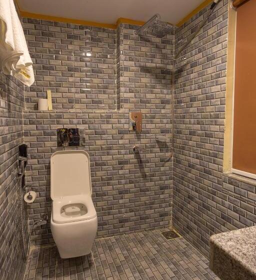 سوییت اجرایی, Yellow Pagoda Pokhara