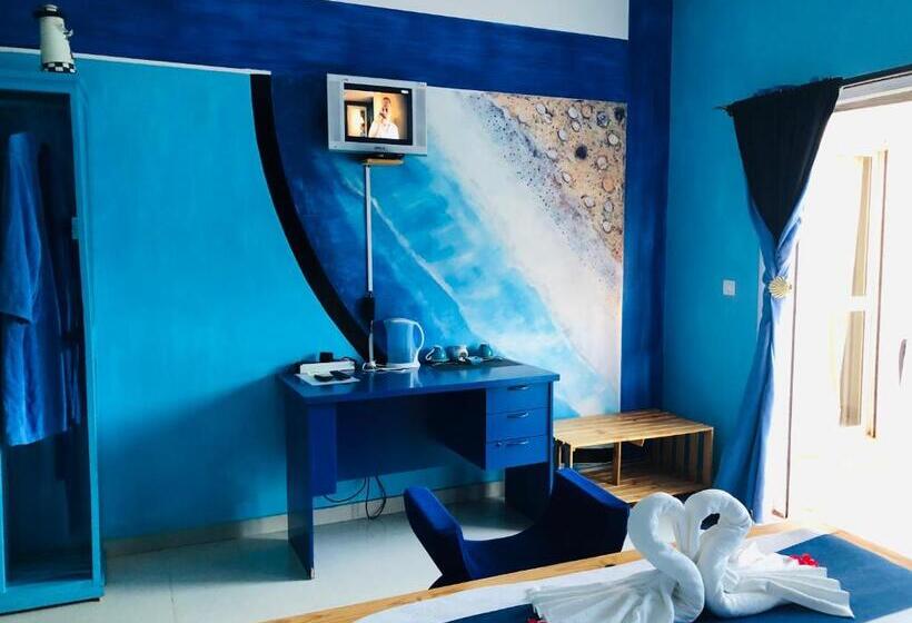 اتاق استاندارد با چشمانداز استخر, Petite Flower Guest House