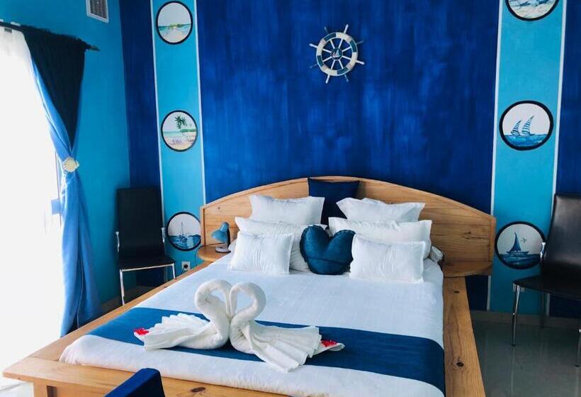 اتاق استاندارد با چشمانداز استخر, Petite Flower Guest House