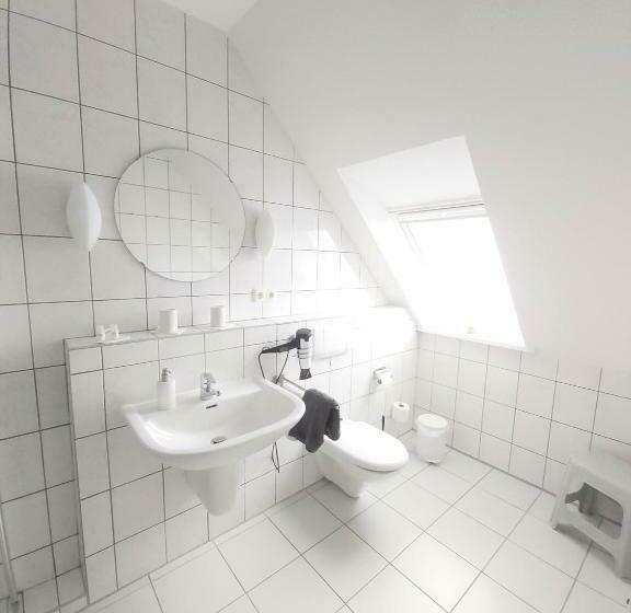 标准间, Pension Heuer