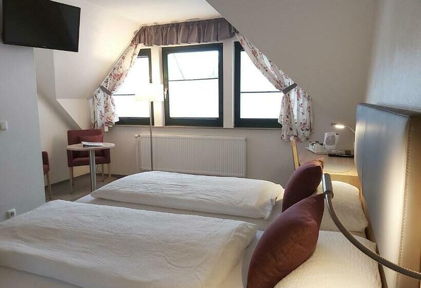 标准间, Pension Heuer